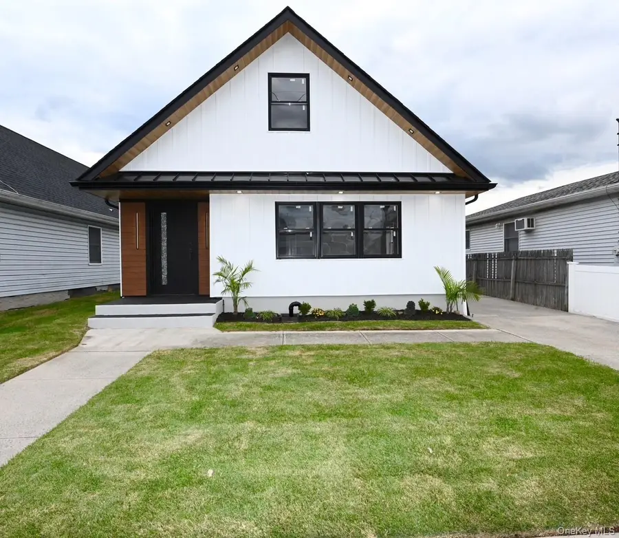 11 Bayview Avenue, Lawrence, NY 11559 - Image #2