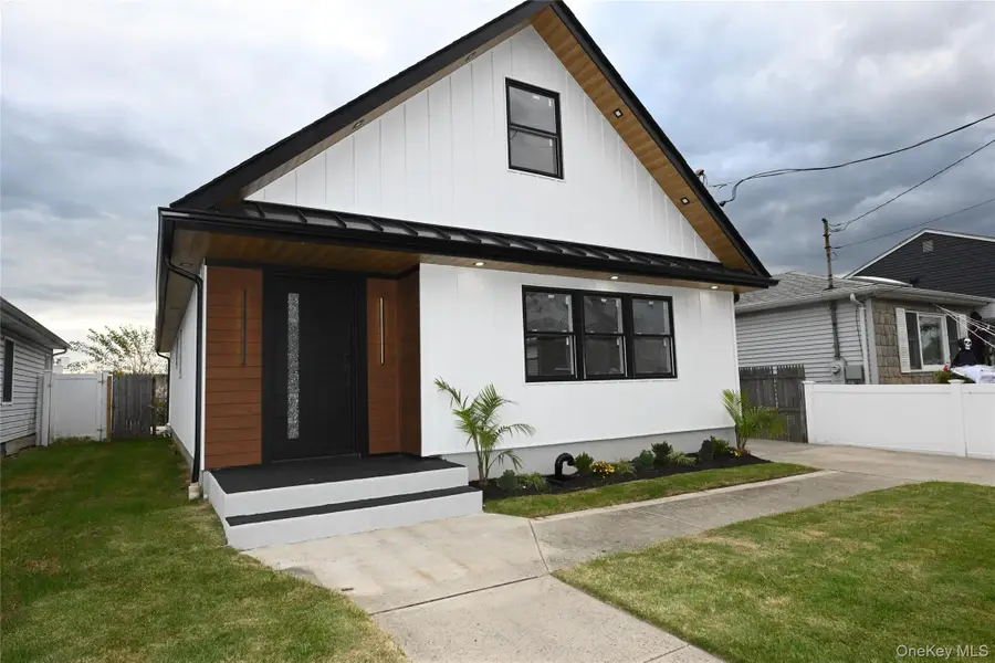 11 Bayview Avenue, Lawrence, NY 11559 - Image #3