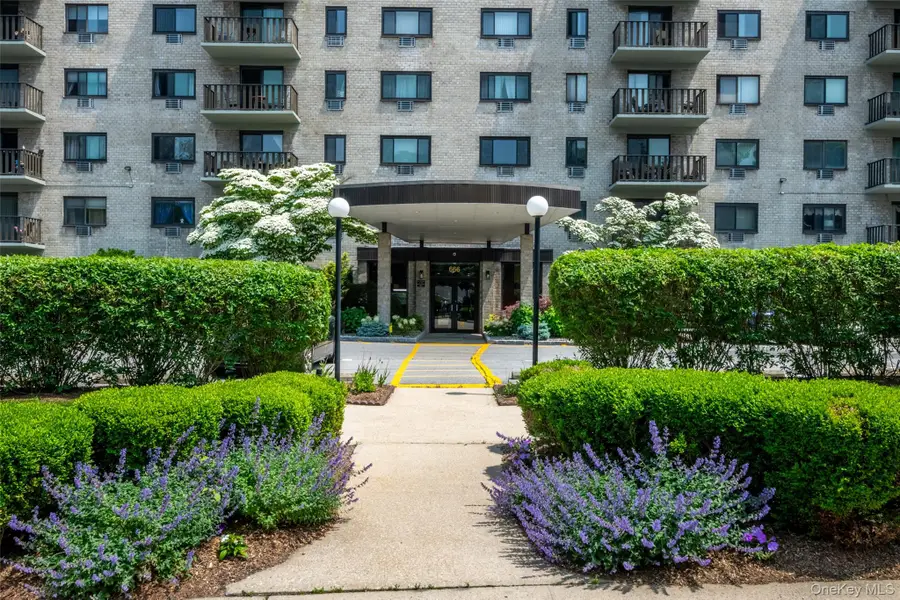 666 Pelham Road #5L, New Rochelle, NY 10805 - Image #3