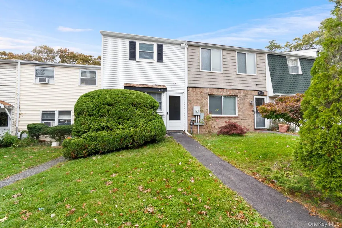 231 Hill Rise, Calverton, NY 11933 - Image #1