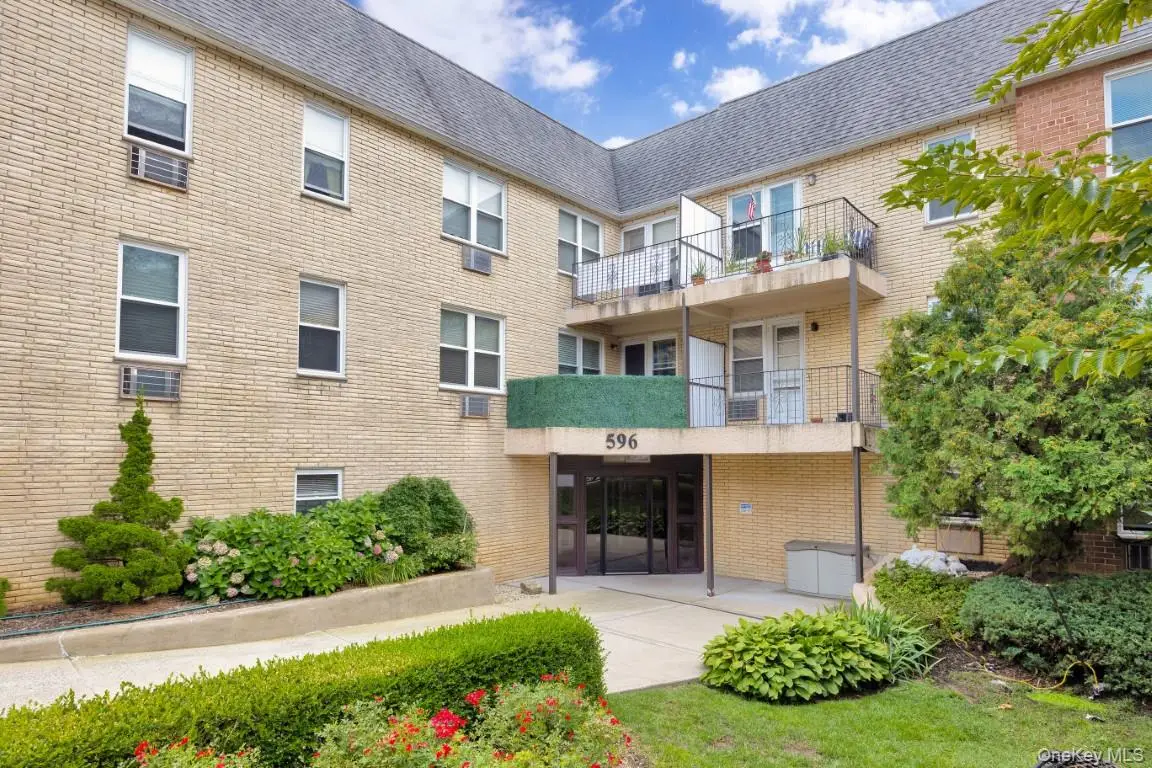 596 Broadway #14B, Lynbrook, NY 11563 - Image #1