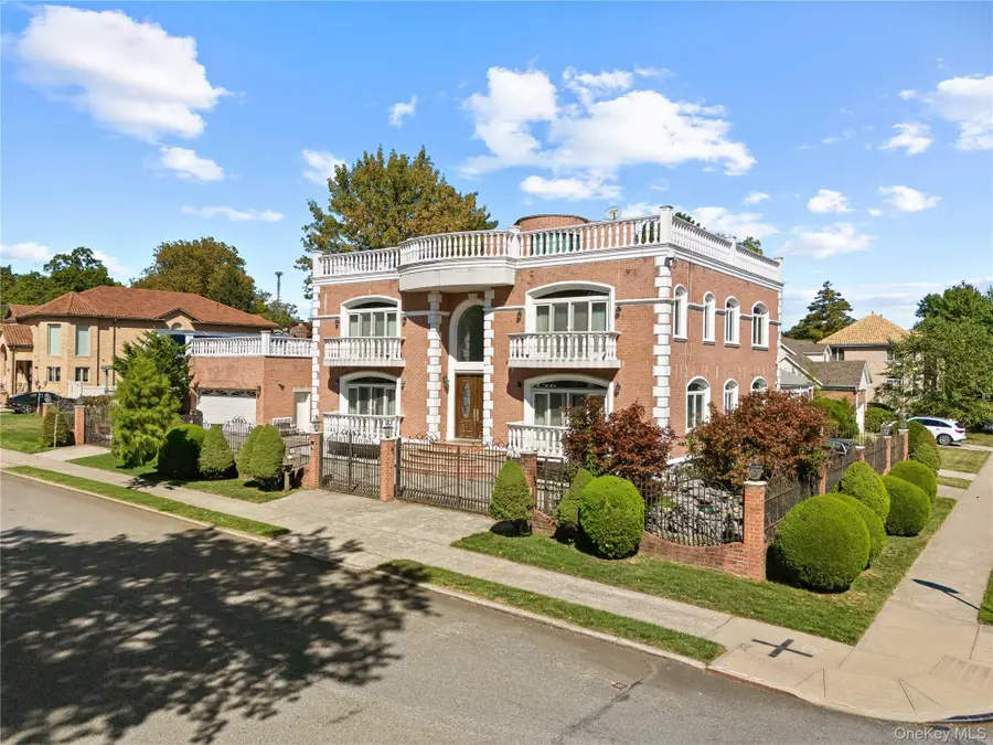 6435 Marathon Parkway, Little Neck, NY 11362 - Image #3