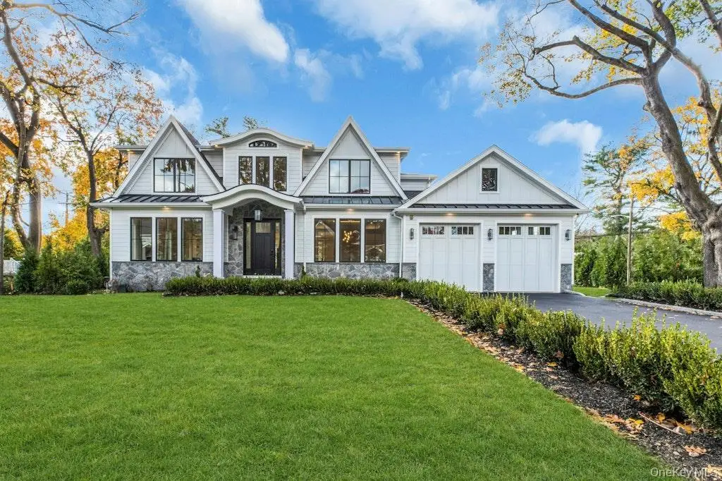 150 Milburn Lane, East Hills, NY 11577 - Image #1