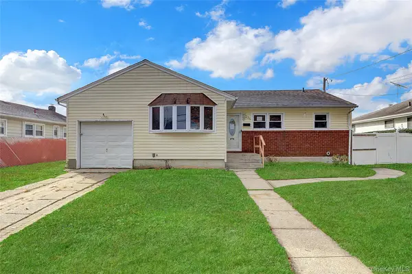 236 Boundary Avenue, Massapequa, NY 11758