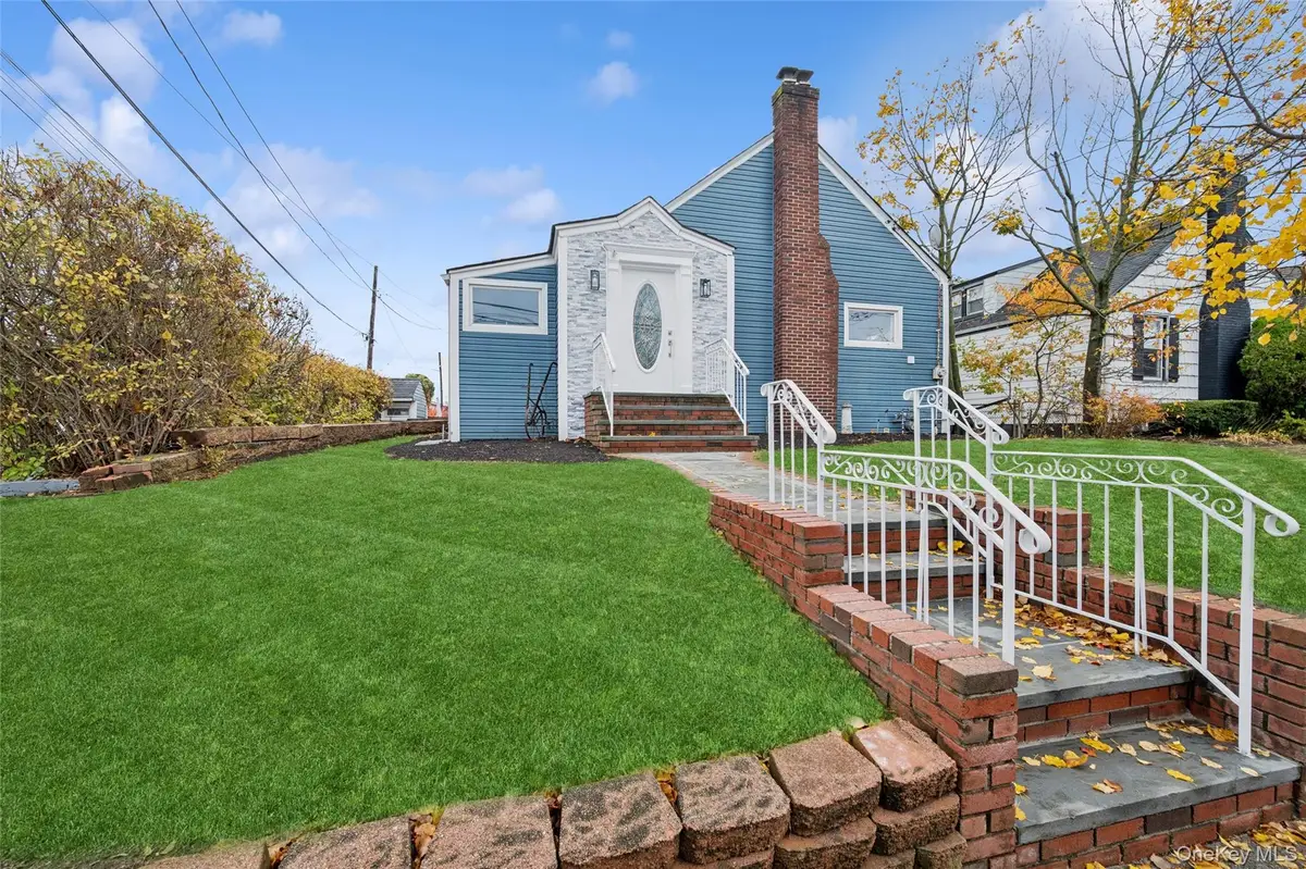 12 Hewlett Point Avenue, East Rockaway, NY 11518 - Image #1