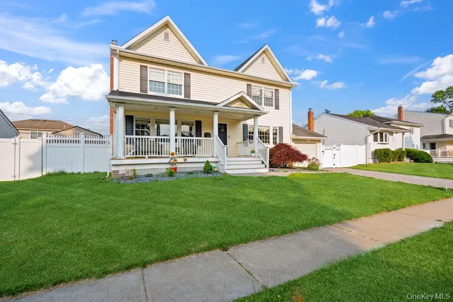 47 Syosset Circle, Syosset, NY 11791 - Image #2