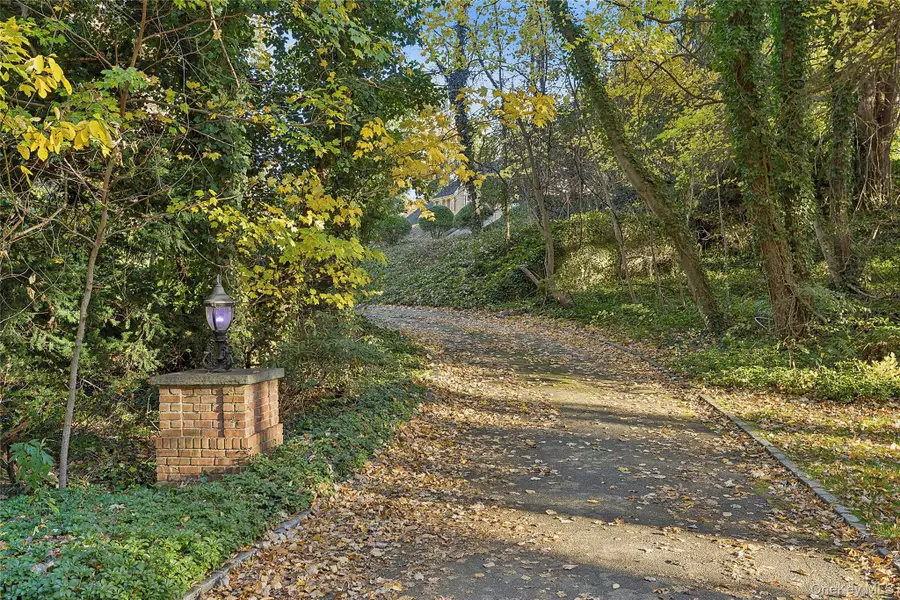 62 Sabine Road, Oyster Bay Cove, NY 11791 - Image #3