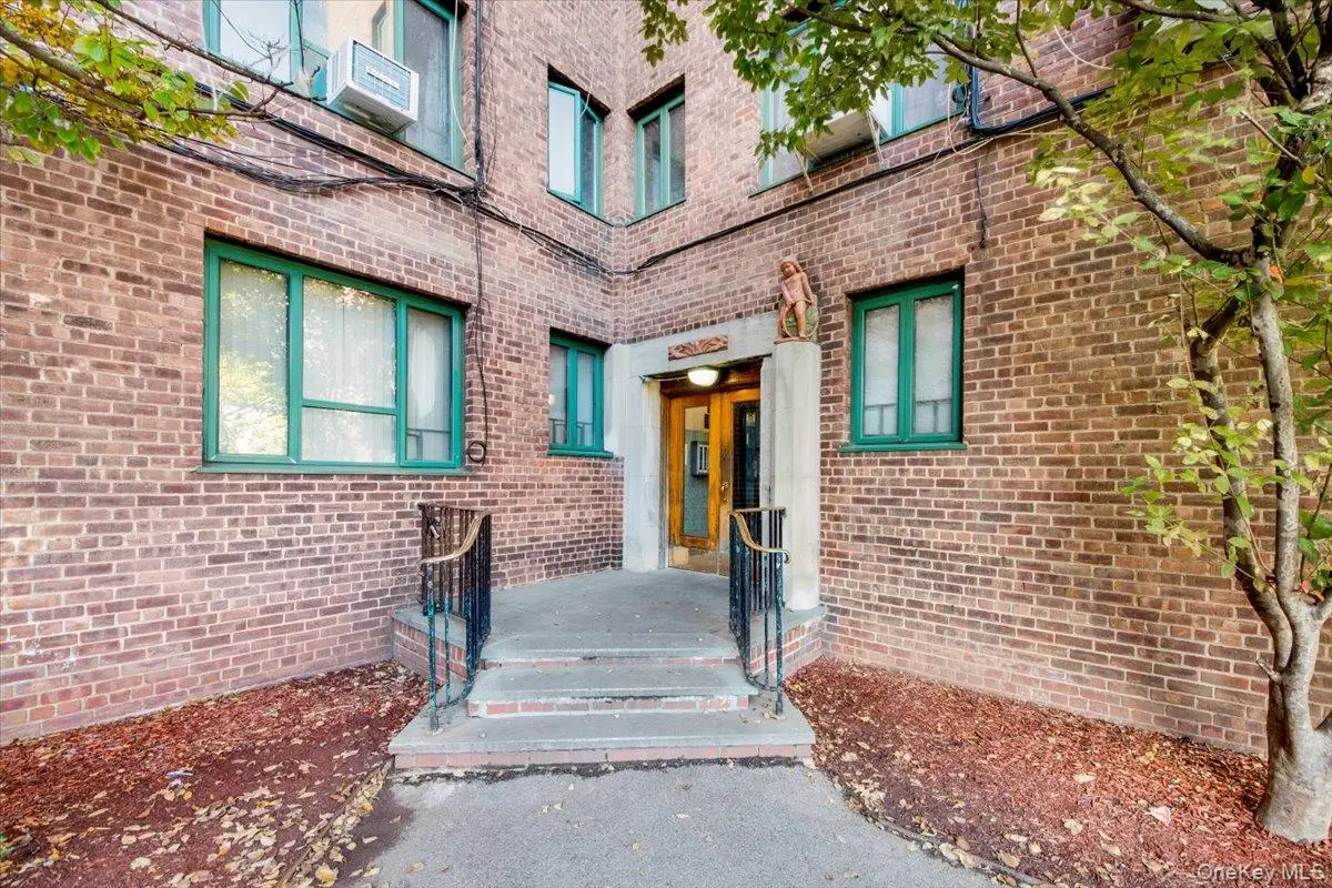 99 Metropolitan Oval #8F, Bronx, NY 10462 - Image #1