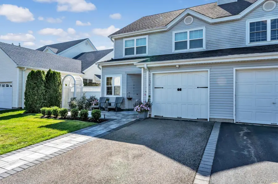 60 Herrels Circle, Melville, NY 11747 - Image #2