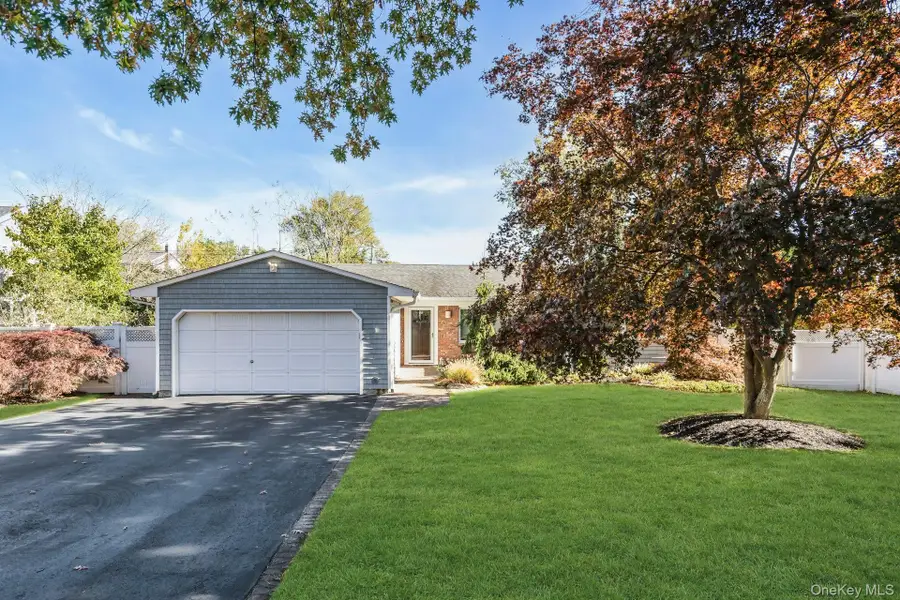 15 Empire Court, Commack, NY 11725 - Image #3