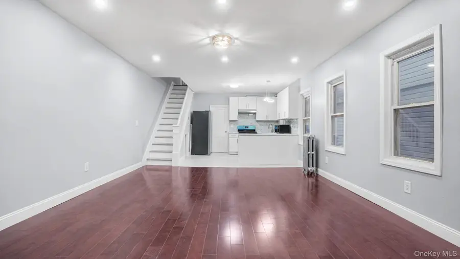 8925 201st Street, Hollis, NY 11423 - Image #3