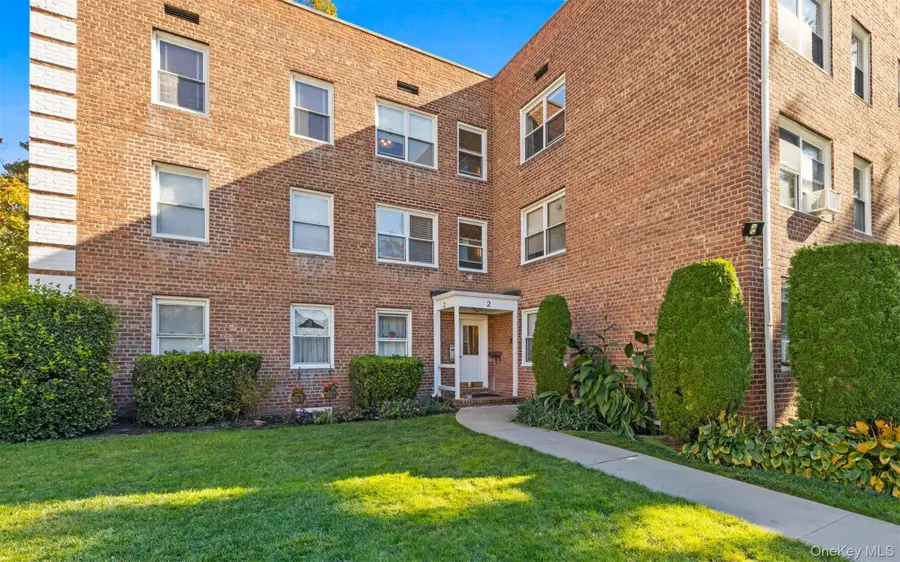 2 Edwards Street #3D, Roslyn Heights, NY 11577 - Image #2