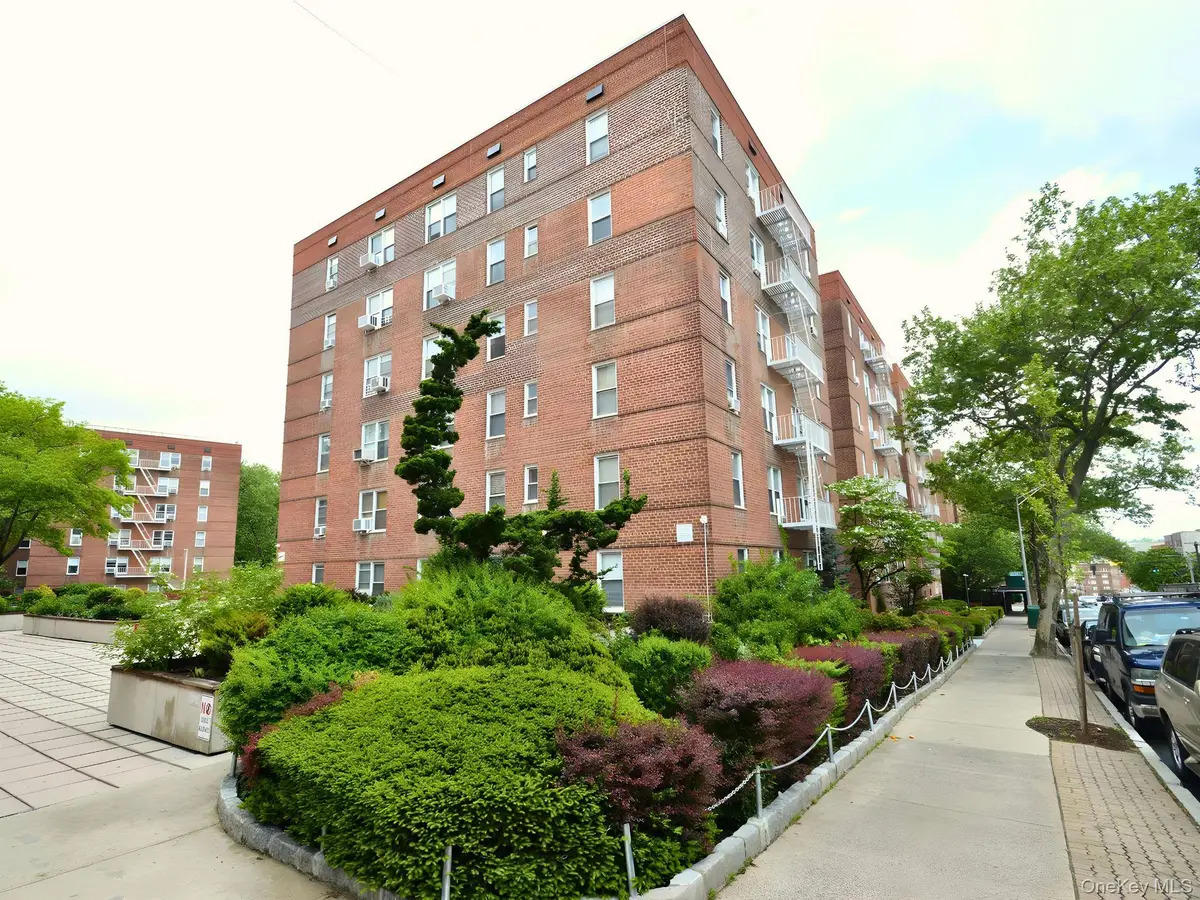 501 Riverdale Avenue #2J, Yonkers, NY 10705 - Image #1