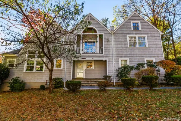 18 Park Street, Pleasantville, NY 10570