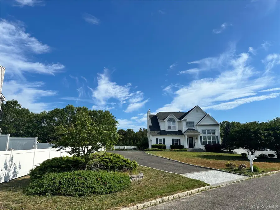 3 Camden Court, Medford, NY 11763 - Image #2