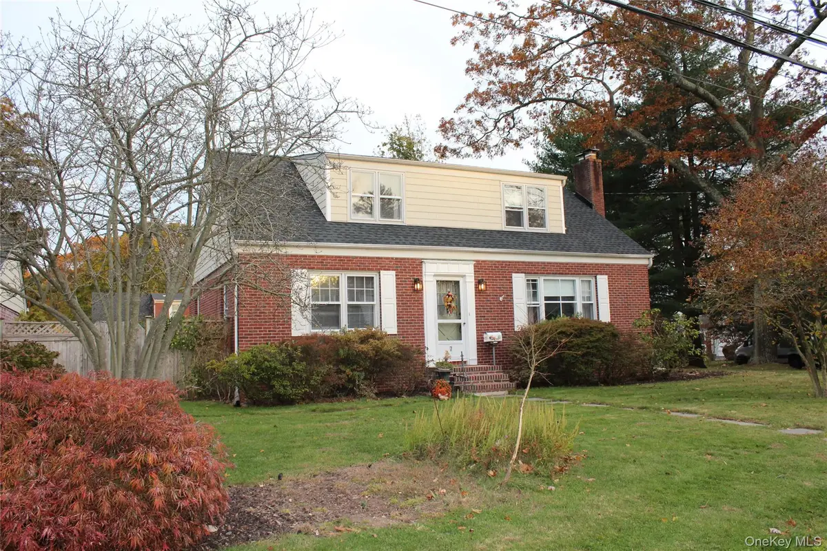 7 Okleigh Place, Northport, NY 11768 - Image #1