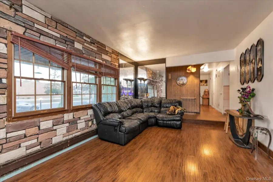 270 Smith Avenue, Islip, NY 11751 - Image #3