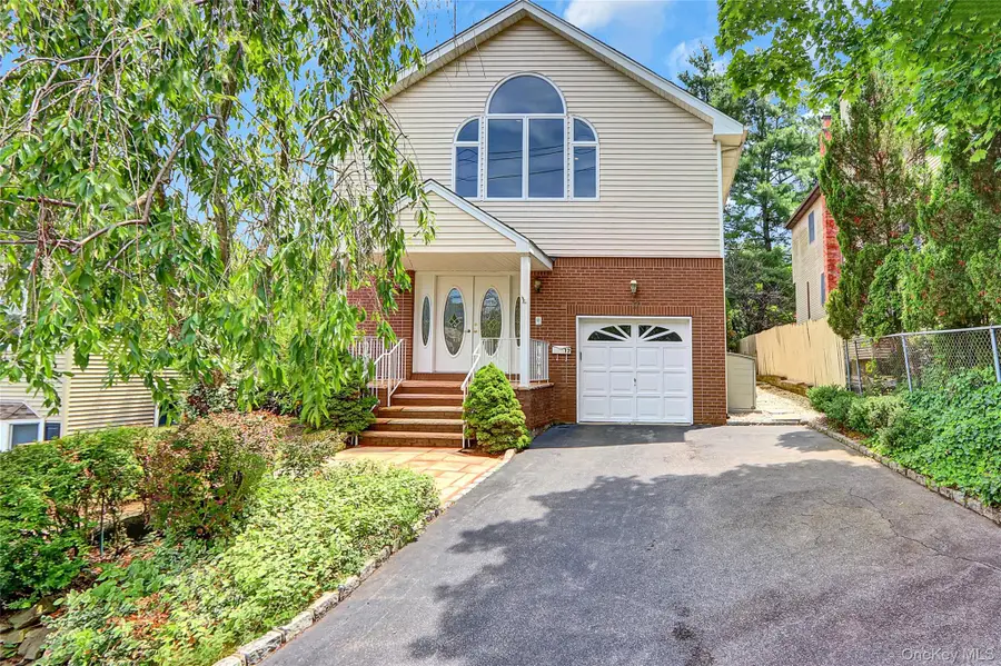 17 Singworth Street, Oyster Bay, NY 11771 - Image #2