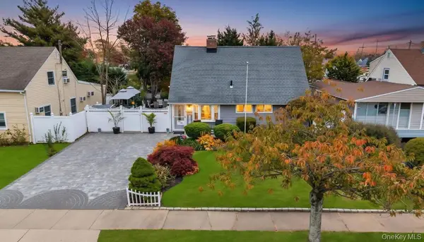 101 Constellation Road, Levittown, NY 11756