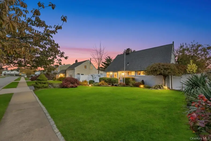 101 Constellation Road, Levittown, NY 11756 - Image #3