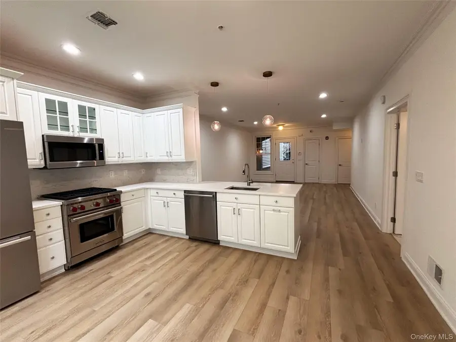 471 Pacing Way, Westbury, NY 11590 - Image #3