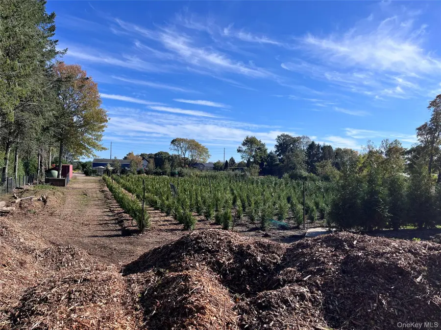 17525 County Road 48, Cutchogue, NY 11935 - Image #2