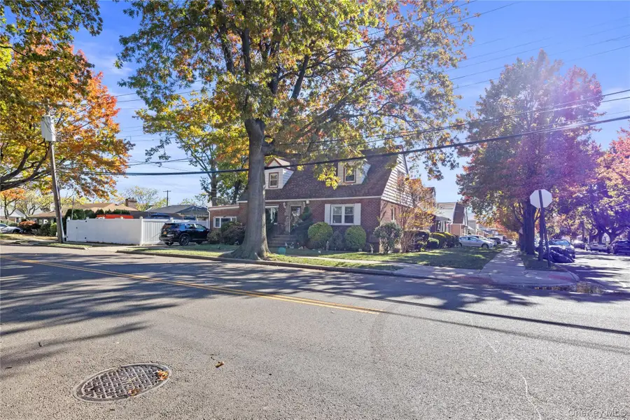 8303 261st Street, Glen Oaks, NY 11004 - Image #2