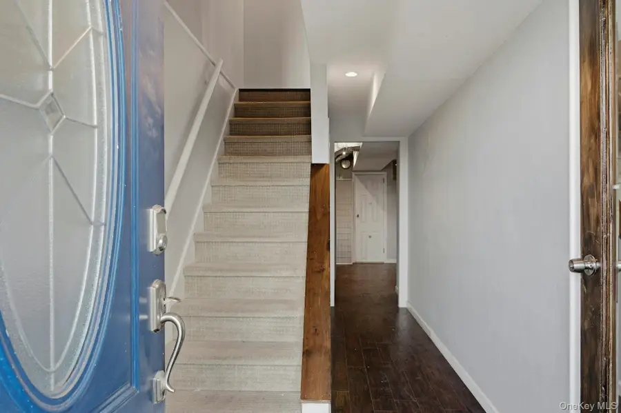 250-04 39th Road, Little Neck, NY 11363 - Image #3