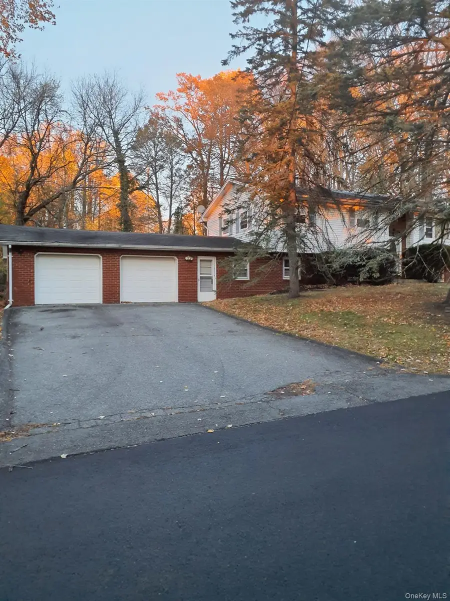 65 Laura Drive, Airmont, NY 10952 - Image #2