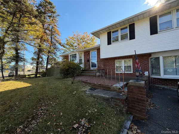 48 Earl Road, Melville, NY 11747