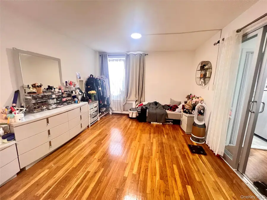 42-25 80 Street #5T, Elmhurst, NY 11373 - Image #2