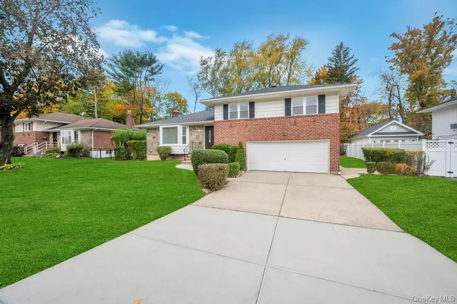 33 Eastfield Lane, Melville, NY 11747 - Image #2