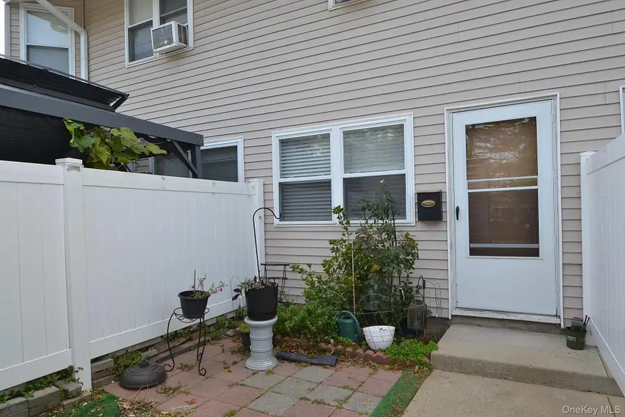 54 Townhouse Road N #54, Huntington Station, NY 11746 - Image #2