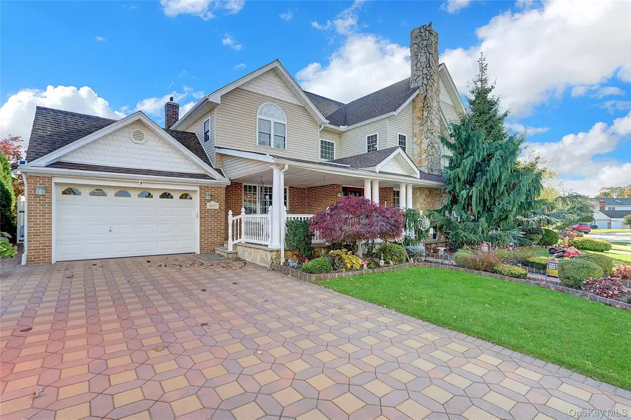 807 Cypress Drive, Franklin Square, NY 11010 - Image #2