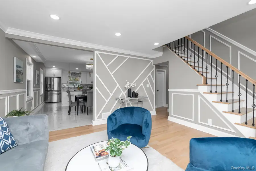 13 Garden Boulevard, Hicksville, NY 11801 - Image #3