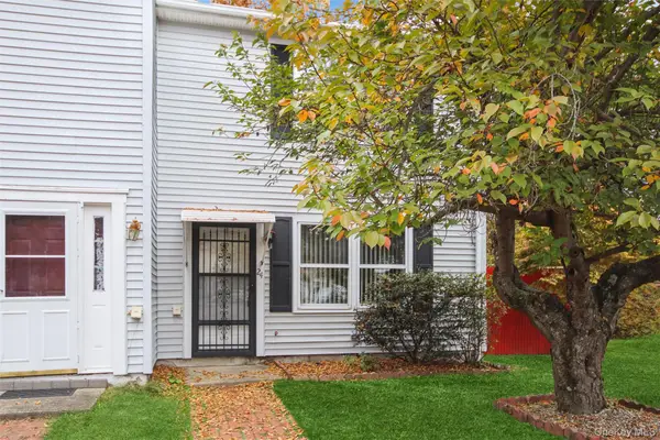 24 Greenhouse Lane, Poughkeepsie, NY 12603