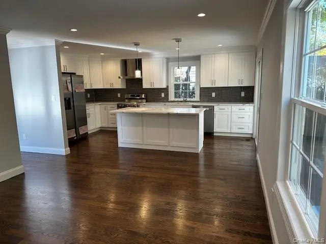 25 Maple Place, Hicksville, NY 11801 - Image #3