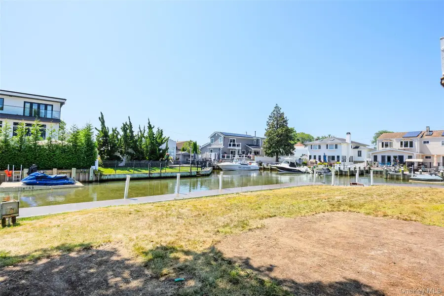 4 Sutton Place, Massapequa, NY 11758 - Image #3