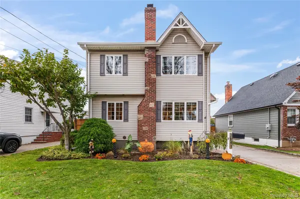 1041 N 4th Street, New Hyde Park, NY 11040