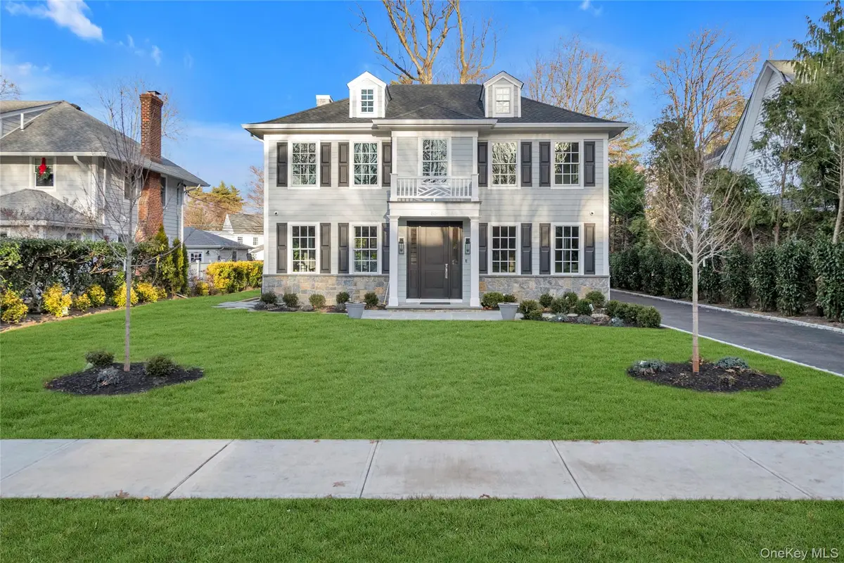 88 Plandome Court, Manhasset, NY 11030 - Image #1