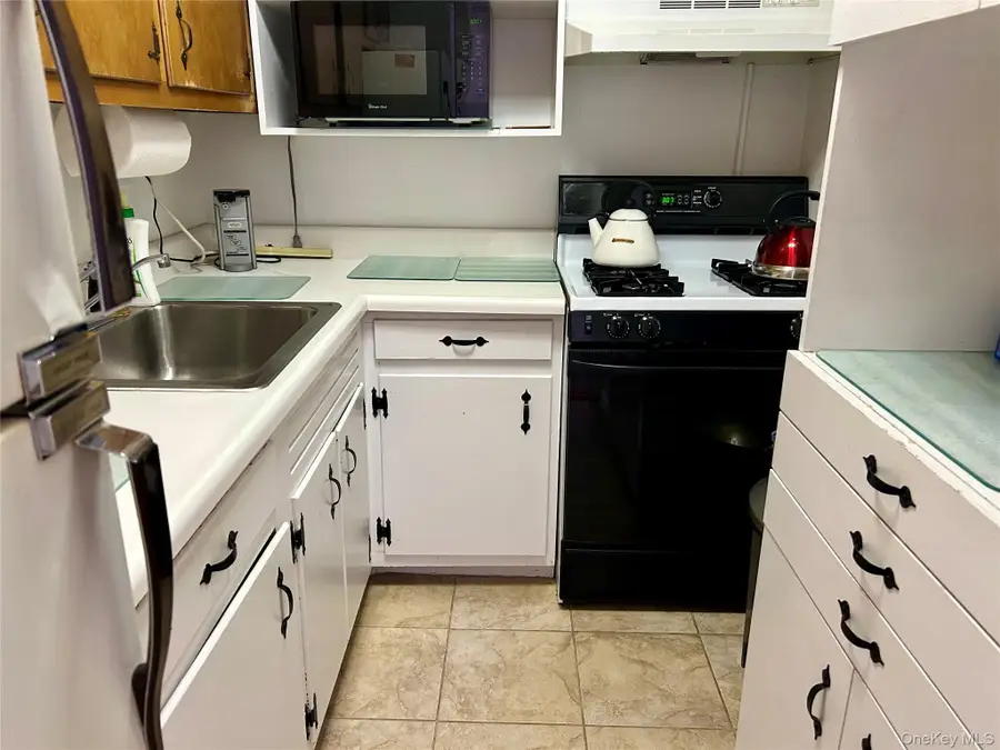 70-20 108th Street #5O, Forest Hills, NY 11375 - #3