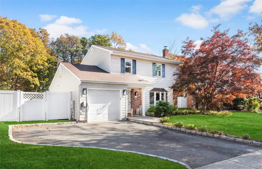 31 Fallen Leaf Road, Holbrook, NY 11741 - Image #3