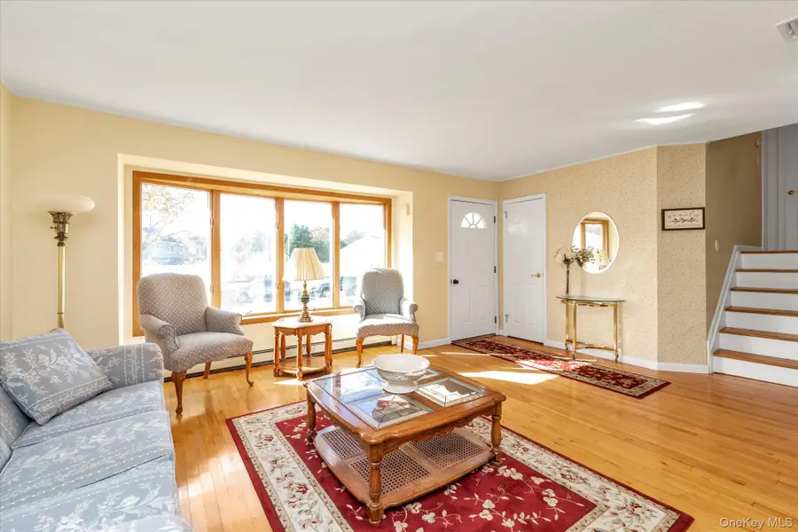 3 Gardenia Drive, Commack, NY 11725 - Image #2