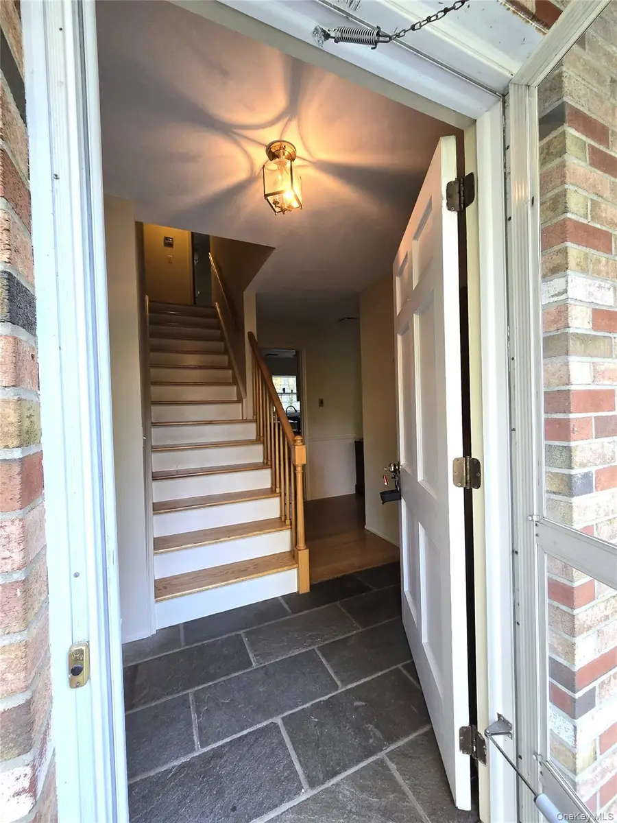 16 Woodcrest Drive, Hopewell Junction, NY 12533 - Image #3