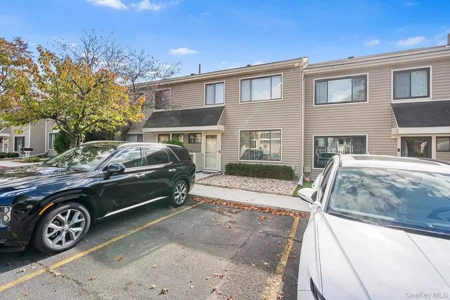 28 Berry Court, Staten Island, NY 10309 - Image #2