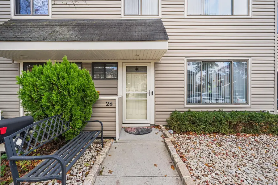 28 Berry Court, Staten Island, NY 10309 - Image #3