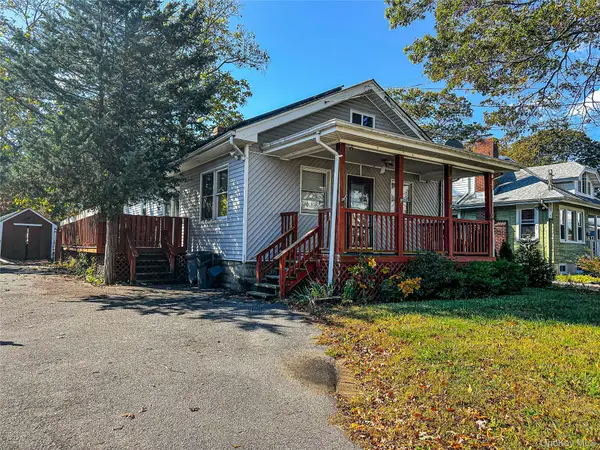 38 W Smith Street, Amityville, NY 11701