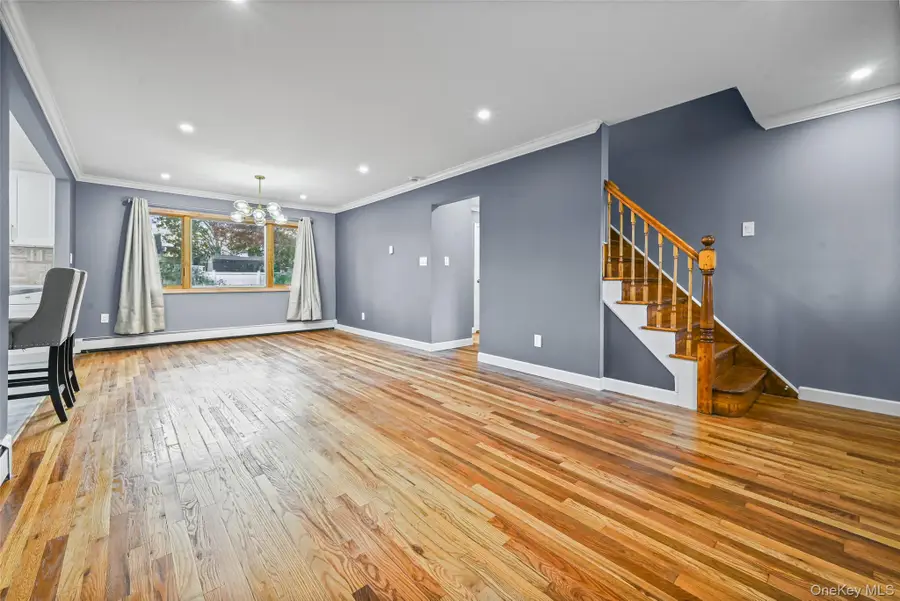 48 Circle Dr, Westbury, NY 11590 - Image #2