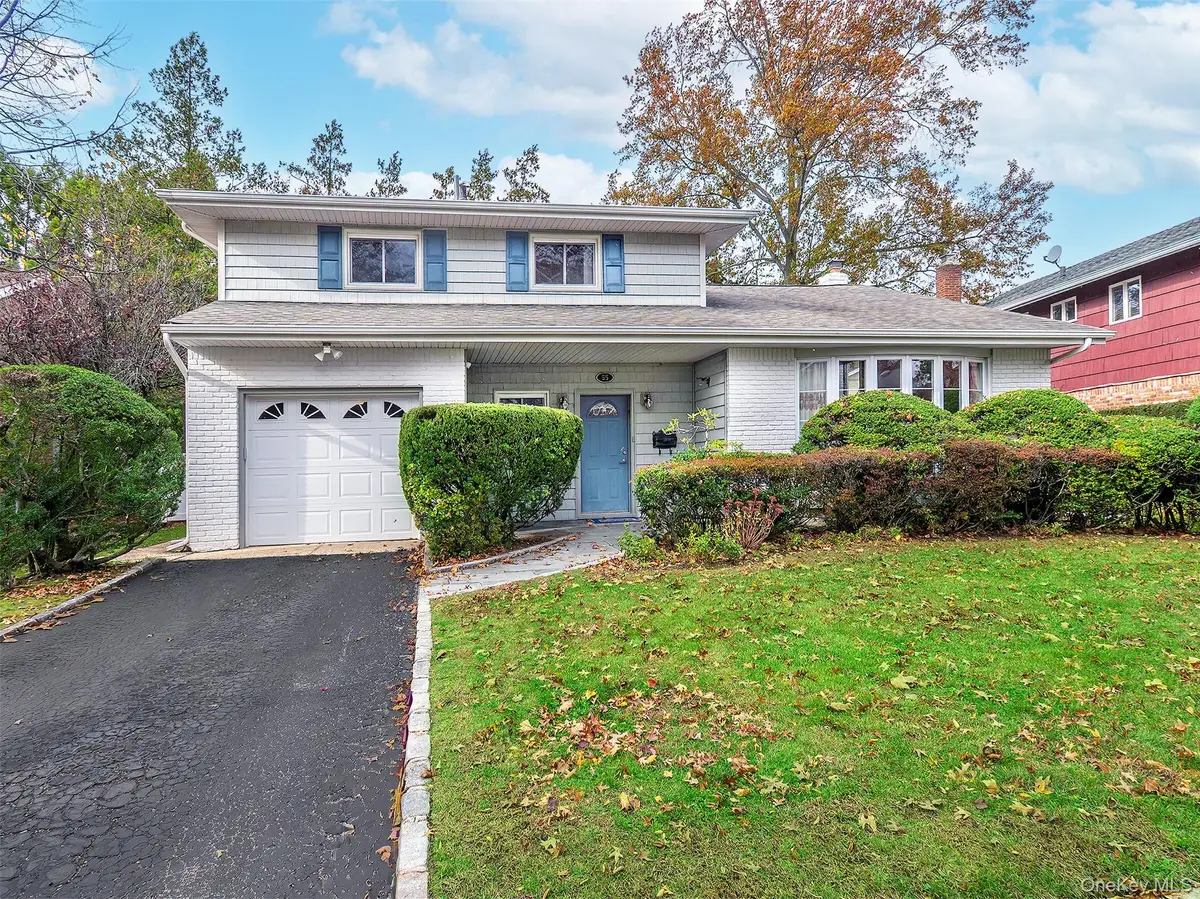 55 Driftwood Drive, Port Washington, NY 11050 - Image #1