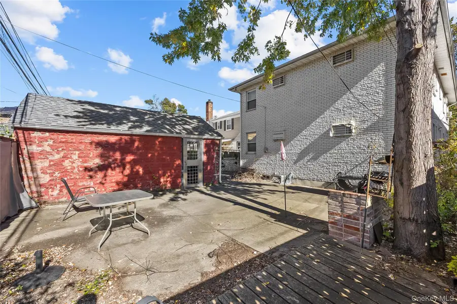 5118 199th Street, Fresh Meadows, NY 11365 - Image #3